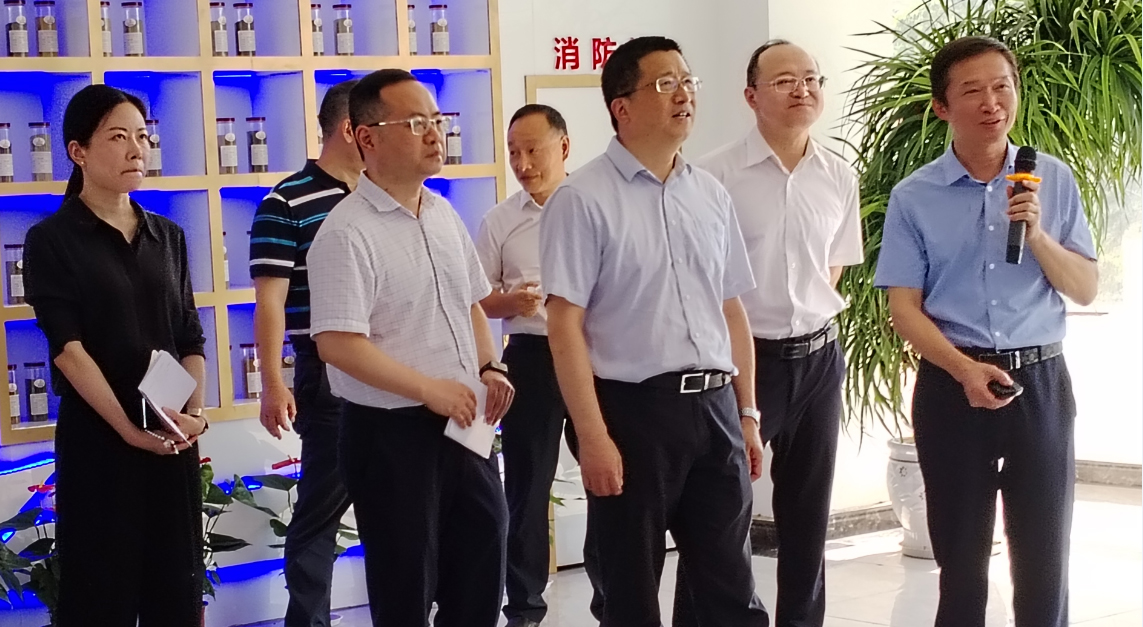 四川證監(jiān)局黨委書(shū)記、局長(zhǎng)唐理斌一行來(lái)公司調(diào)研